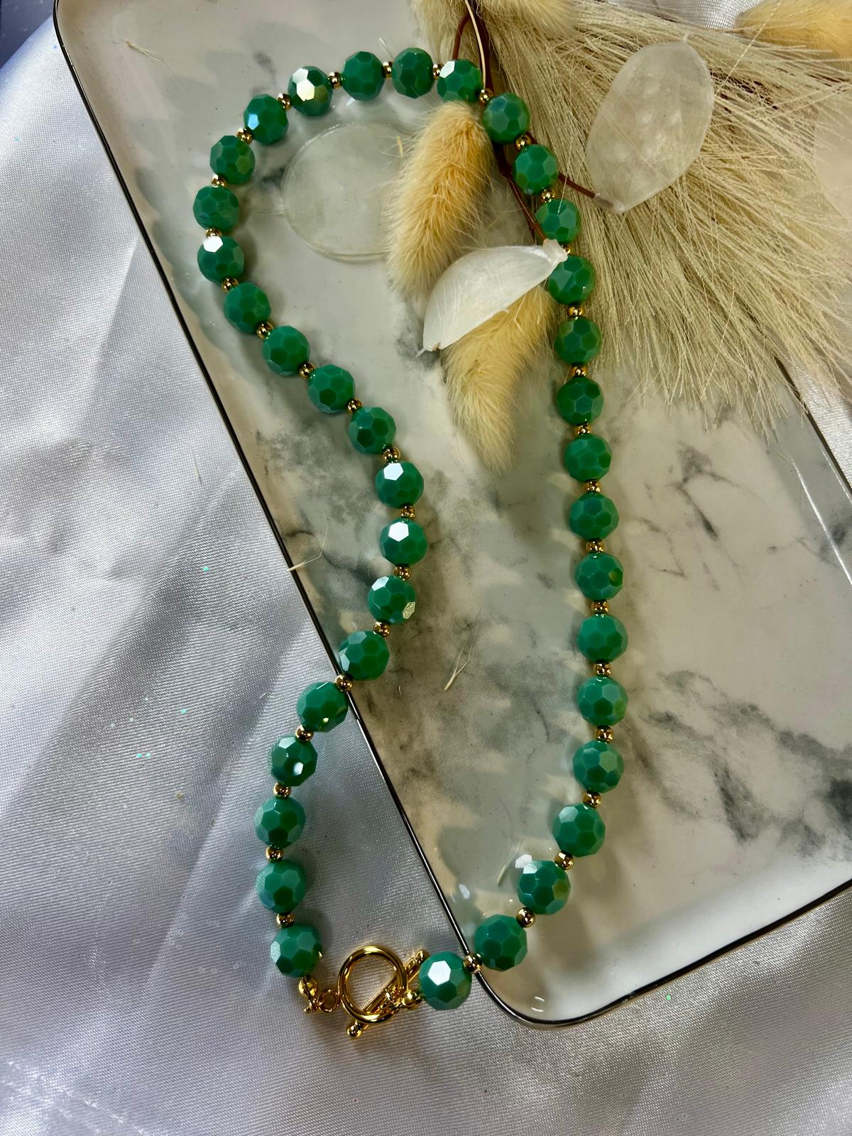 Collar de rondeles facetados verdes