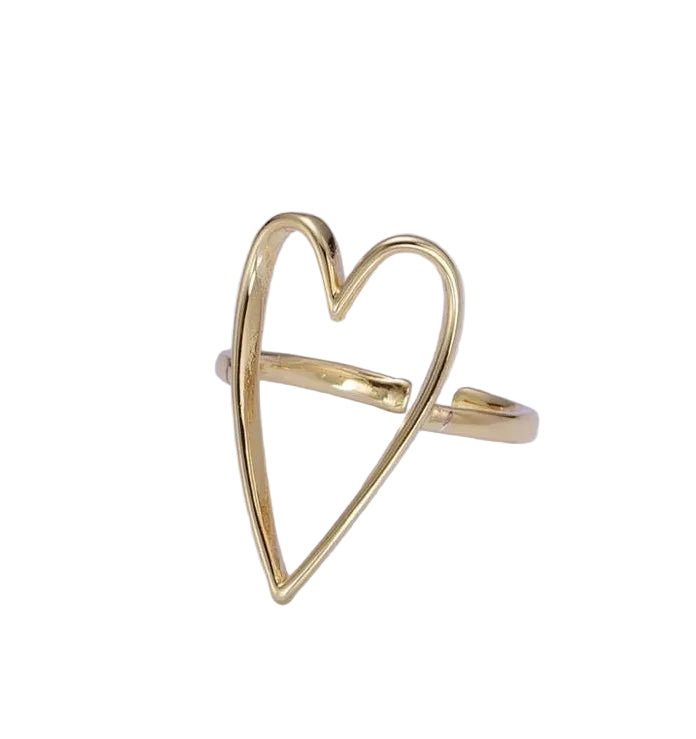 Anillo minimalista de corazón de oro